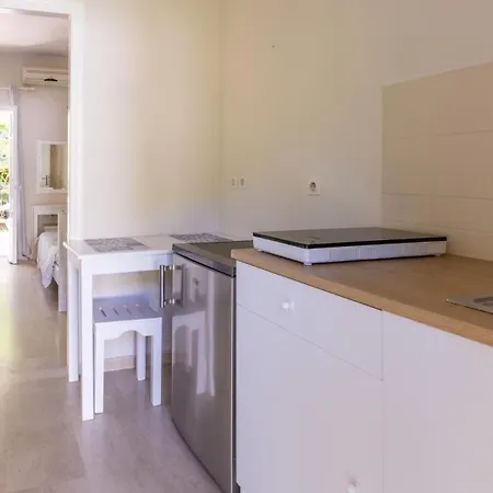 Konstantinos Pool & Fun Апартаменты Ипсос