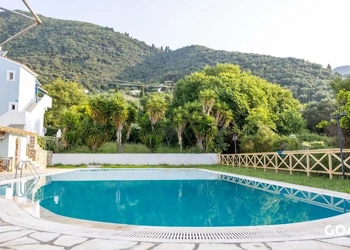 Konstantinos Pool & Fun Apartment